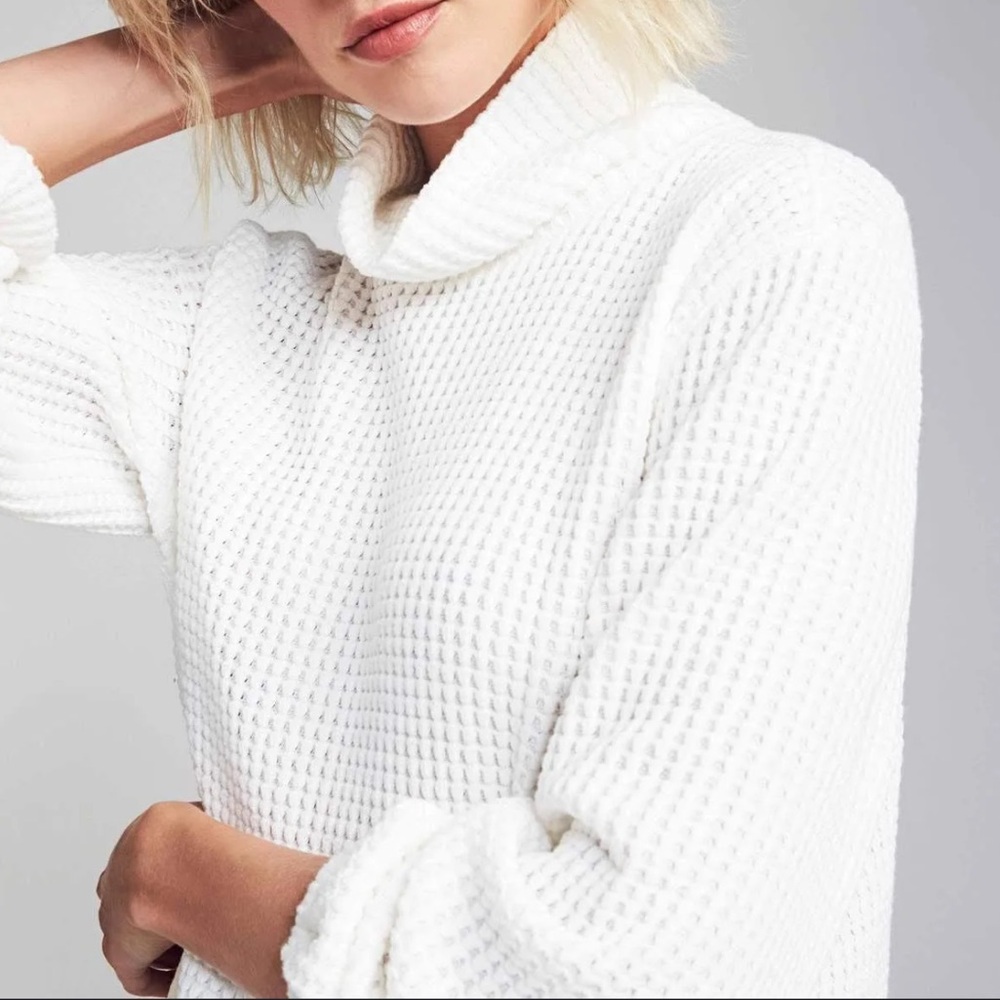 Faherty Women's Maude Pullover | small | Winter white - Picture 3 of 10